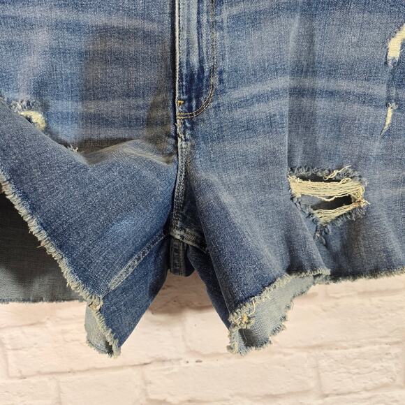 Y Wrangler Women's 4" Frayed Jean Shorts Destroyed Sky Light Blue NWT Size 14 32 - Picture 4 of 11